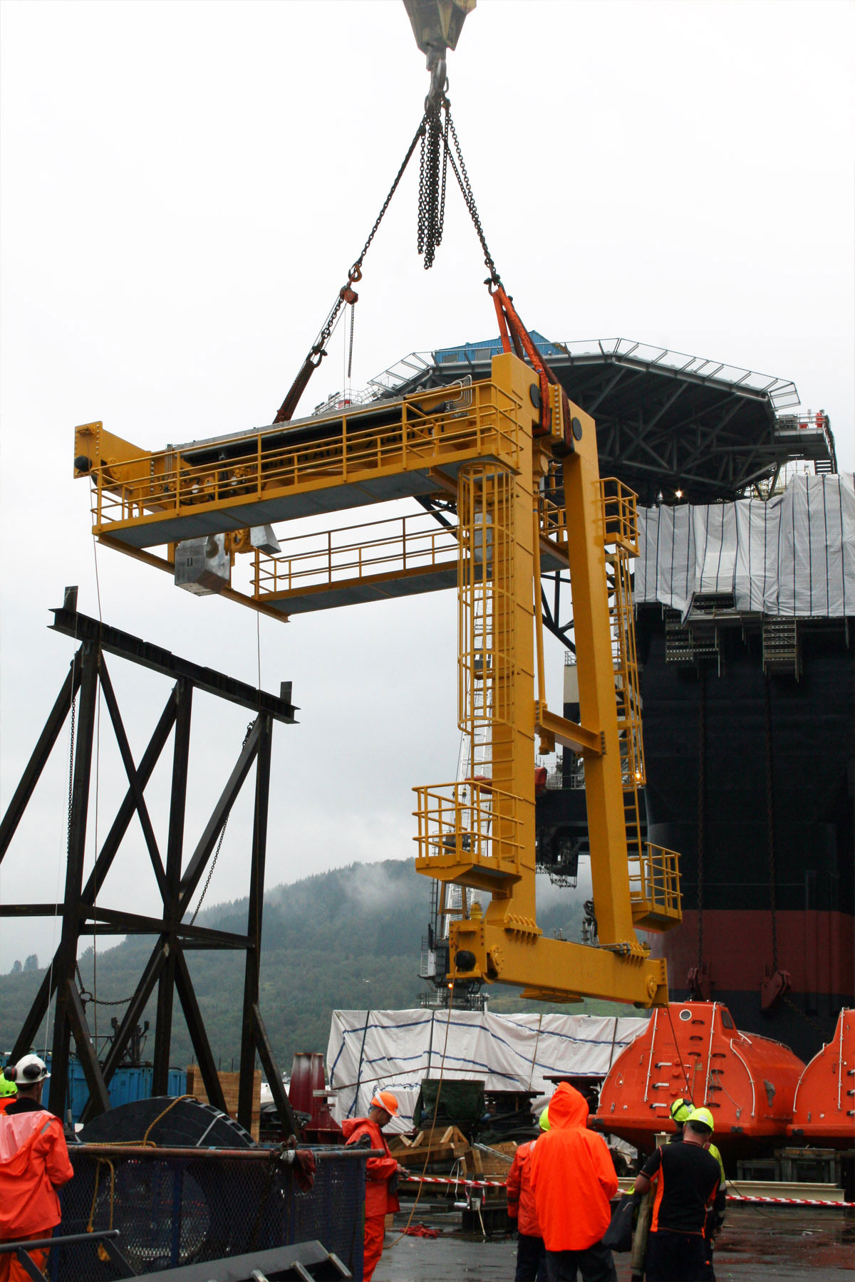 Large Crane System for Offshore Drilling Rig