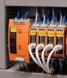 The diagnostic electronics VSE001 is able to continuously and simultaneously analyse and evaluate the measured signals of up to 4 vibration sensors.