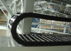 The Airbus gallery systems use hybrid cable carriers of the type MC 1250