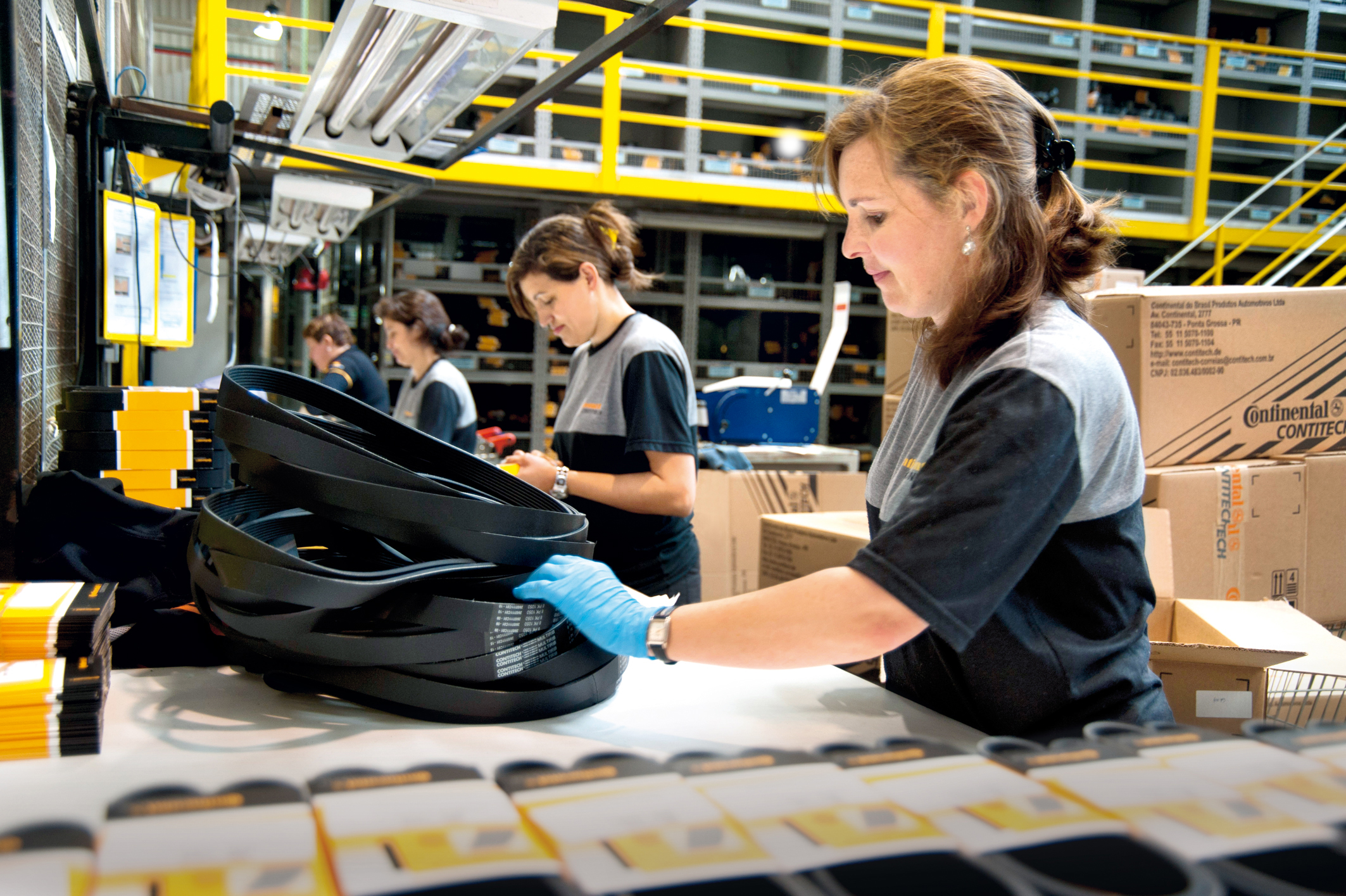 ручная сборка. Sachs завод в бразилии. оборудование для гаражного производства. заработок производство. заработок производство.